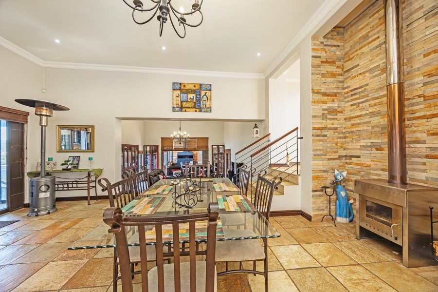 4 Bedroom Property for Sale in Van Riebeeckshof Western Cape